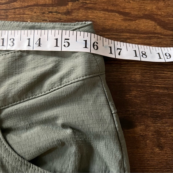 Prana Womens SZ 14 Green Convertible Cargo Hiking Pants Lightweight Straight leg - Picture 9 of 12